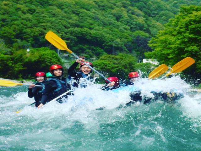 夏の大自然で冒険するプランを探してお得に遊ぼう!