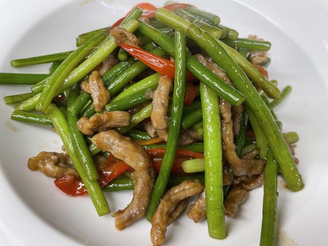 和牛肉とニンニク茎のオイスター炒め イメージ