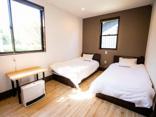 部屋には7ベット シングルタイプと1ベット ダブルタイプ