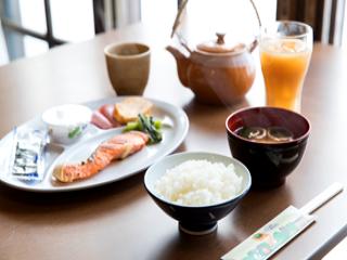 朝食は和定食(^^♪
炊きたてのおいしいご飯をどーぞ♪