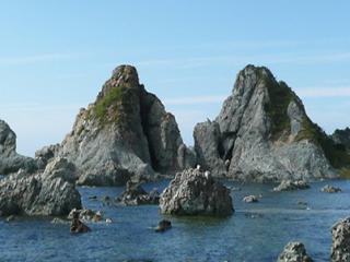 佐渡七浦海岸のシンボル夫婦岩