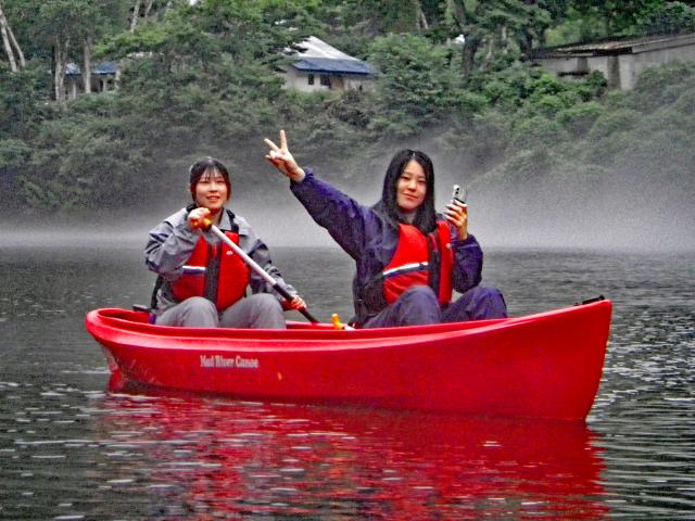 日頃の疲れを忘れて大自然の湖に漕ぎ出そう♪