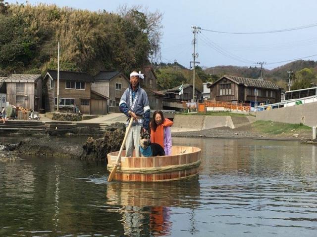 新潟県佐渡島の宿根木はんぎりでたらい舟体験 イメジ