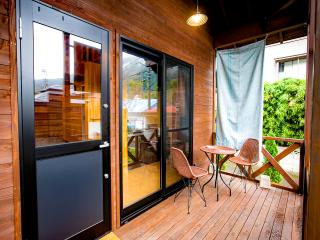 秋のグランピングで宿泊なら群馬水上温泉の宿 塩屋温泉 Shioya Spa