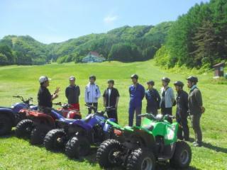 現地へ移動（安全説明）セーフティートークを聞きましょう！外国のガイドもいるので良くわからなかったら聞き直してくださいね♪