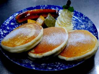 朝食はパンケーキをどうぞ！