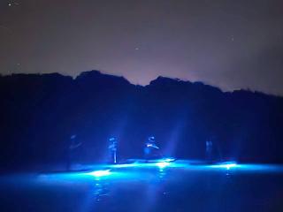 星空の下で楽しむ、佐渡のナイトSUP