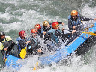 水上の水しぶきを浴びて爽快に遊んじゃおう(^^♪