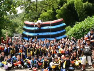 ゴールポイントで写真をパシャ(^^♪
ファミリーやお友達でアウトドア体験、大満足♪